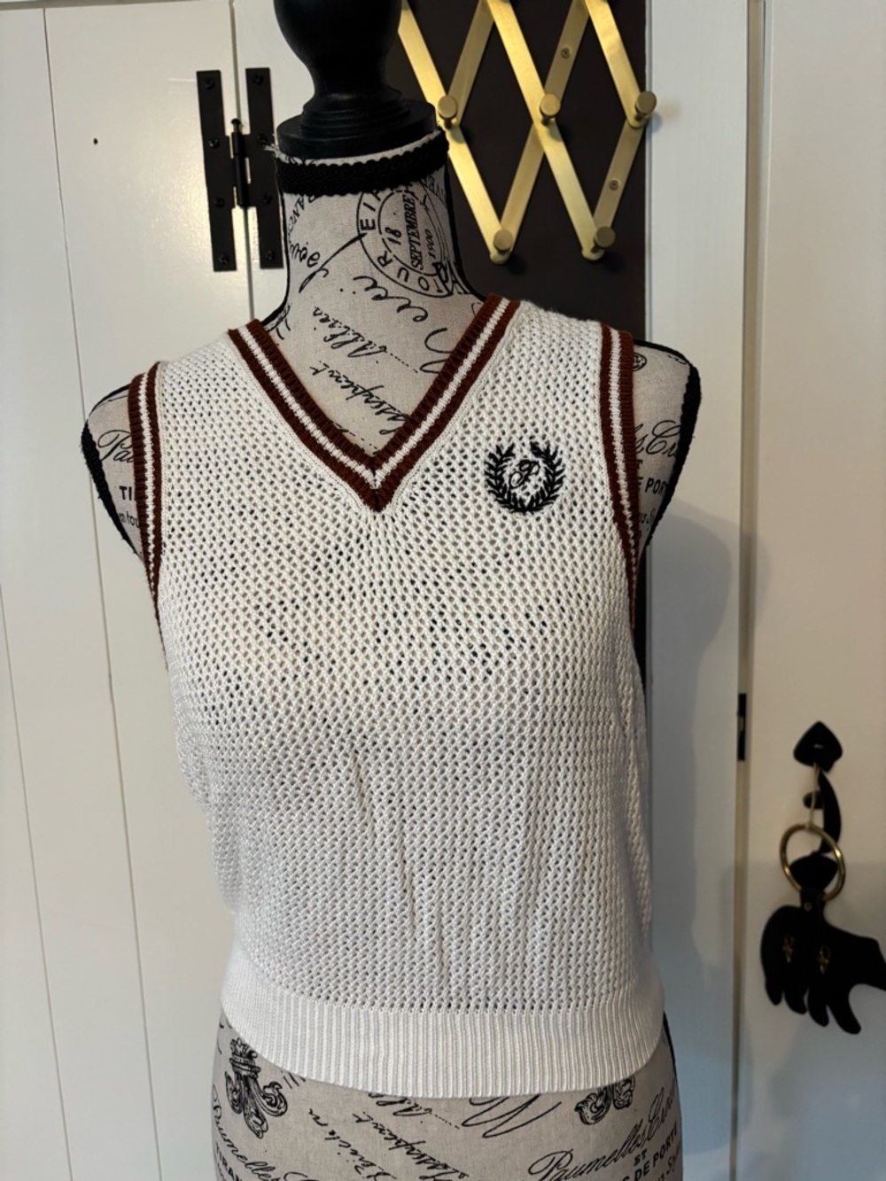 Victoria's Secret White Knit Sleeveless V-Neck Tank with Brown Trim